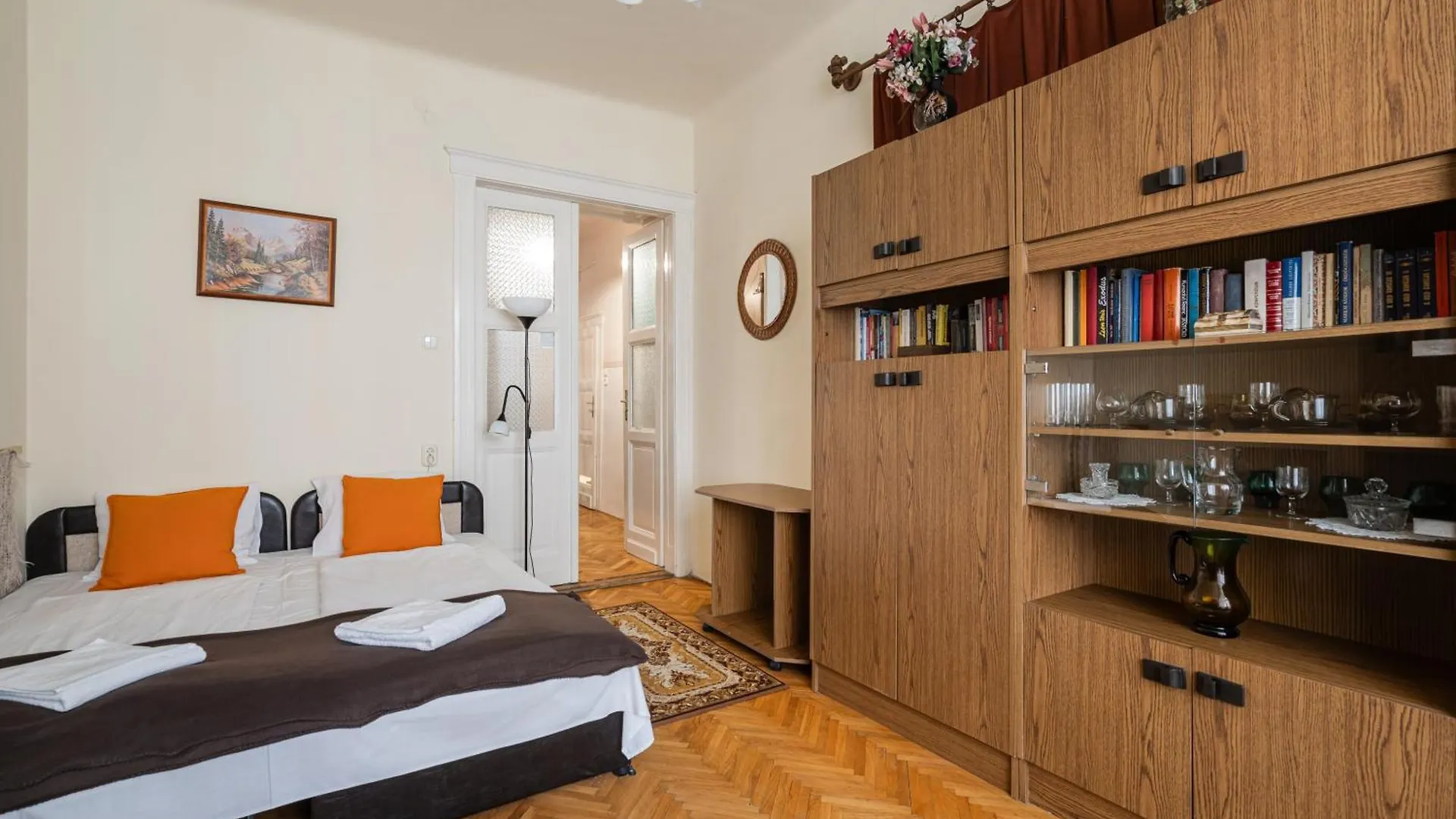 Bpr W21 Retro Home With Balcony Budapest